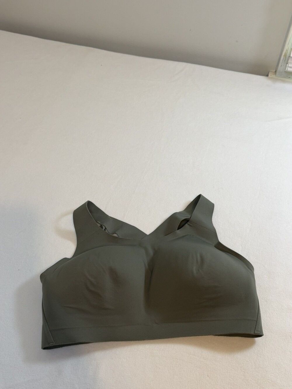 LULULEMON Olive Green ENLITE WEAVE BACK RUNNING BRA SIZE 34DD NEW